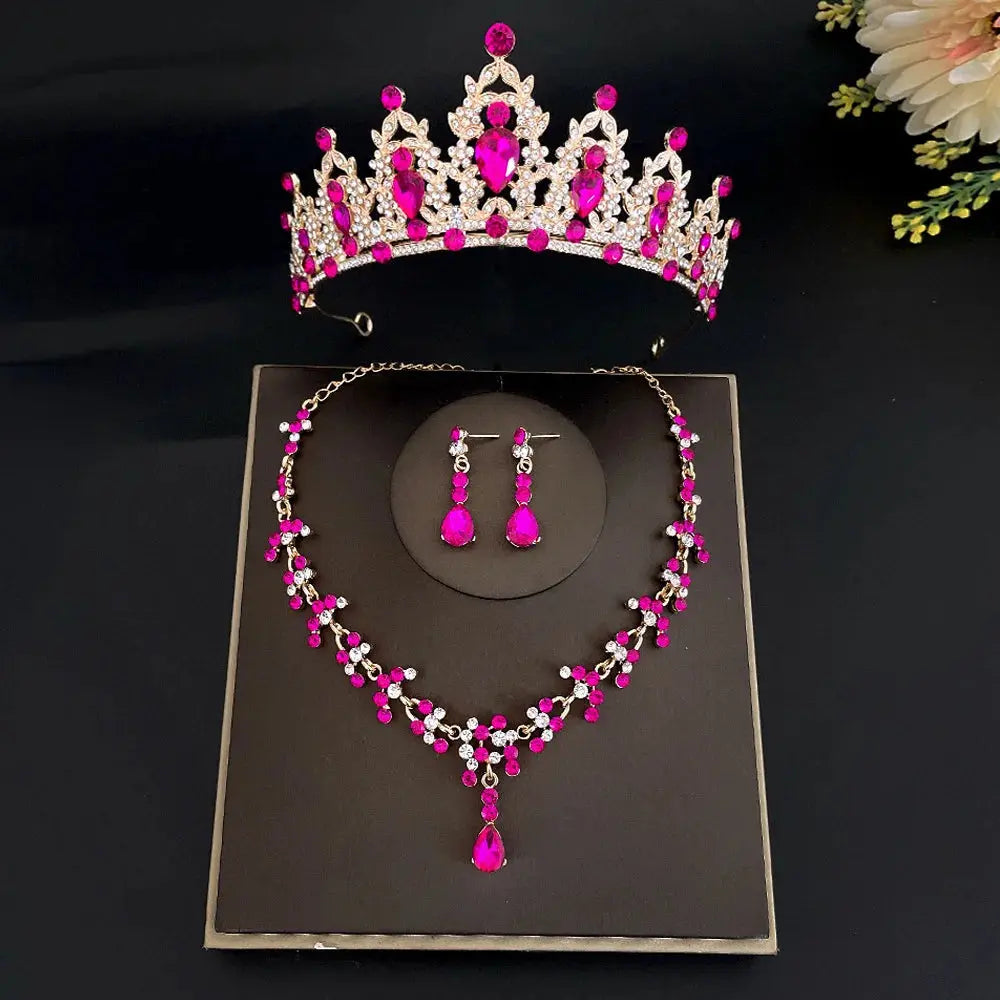 3pcs/set Crystal Bridal Tiara And Crown Earrings Necklace Jewelry Set SPECIFICATIONSBrand Name: NoEnName_NullMaterial: MetalOrigin: Mainland ChinaCN: ZhejiangChoice: yesJohnny TirakJohnny Tirak3pcs/set Crystal Bridal Tiara