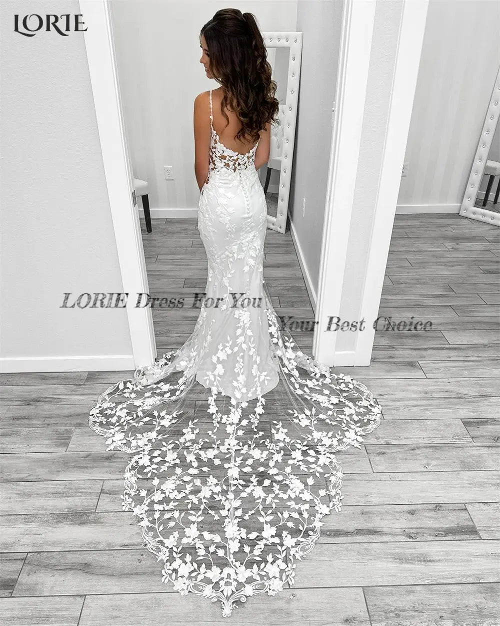 LORIE Vintage Lace Mermaid Wedding Dresses Deep V-Neck Appliques BrushSPECIFICATIONSBrand Name: LORIEStyle: ClassicNeckline: V-NECKSleeve Length(cm): sleevelessTrain: Sweep/ Brush TrainOrigin: Mainland ChinaCN: JiangsuDresses Length: FJohnny TirakJohnny Tirak-Neck Appliques Brush Train Bodycon Bridal Gowns Spaghetti Straps Bride Dress