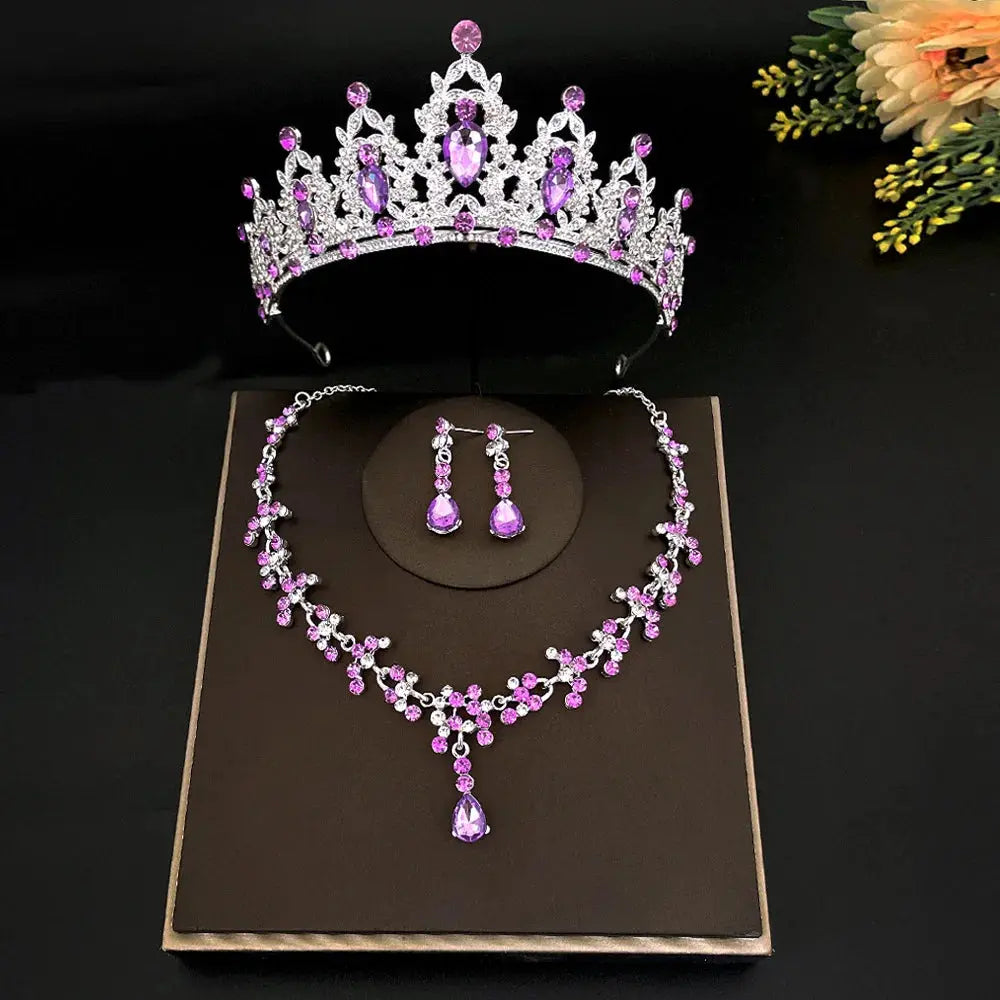 3pcs/set Crystal Bridal Tiara And Crown Earrings Necklace Jewelry Set SPECIFICATIONSBrand Name: NoEnName_NullMaterial: MetalOrigin: Mainland ChinaCN: ZhejiangChoice: yesJohnny TirakJohnny Tirak3pcs/set Crystal Bridal Tiara